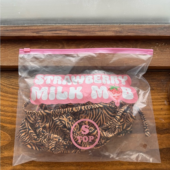 Strawberry Milk Mob Dessert Lilly Bikini Top - Brown and Black - Picture 2 of 2